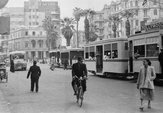 شكل الرجال والنساء فى القاهرة بثلاثينيات القرن الماضى  -اليوم السابع -7 -2015